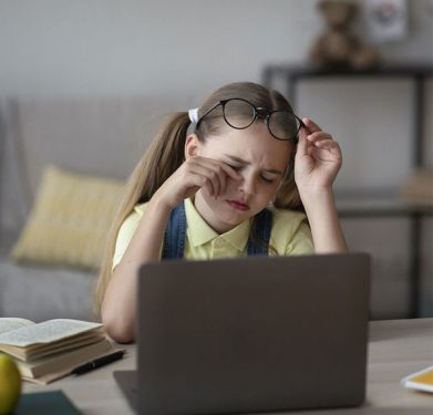 کامپیوتر و چشم کودکان
